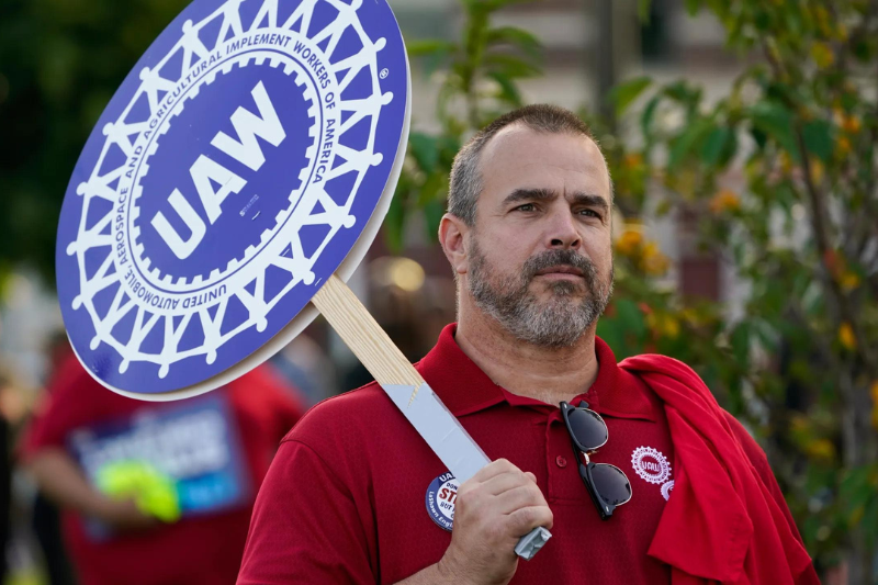 146,000 employees set to strike, uaw union shatters ‘insulting’ wage offer