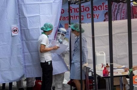 HRW calls on Thai Government to ensure healthcare workers are properly equipped to safely carry out their duties
