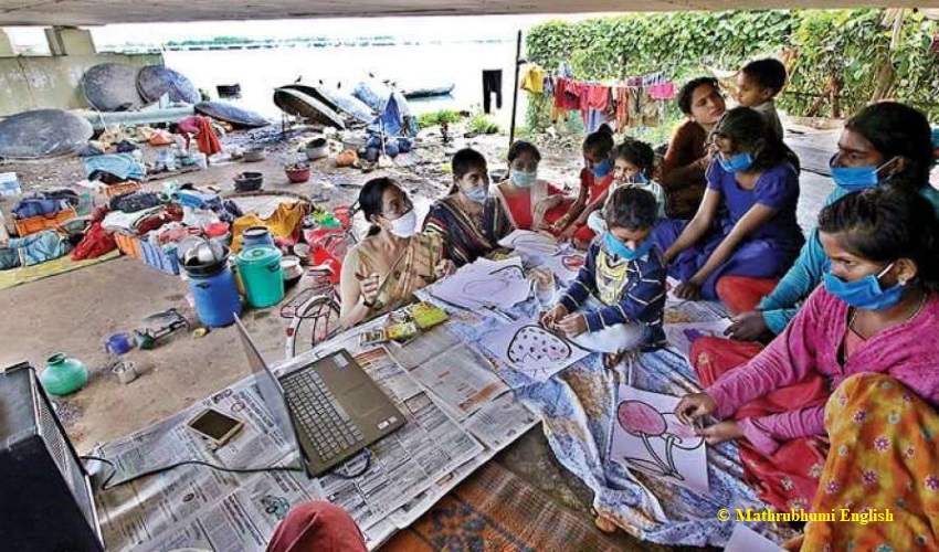 Education Under A Bridge In Kerala