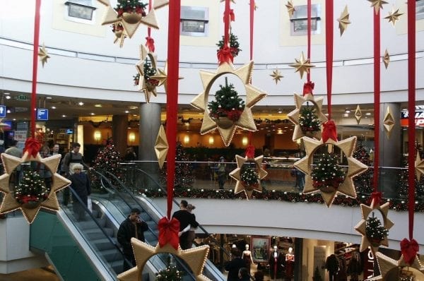 Migrant-Workers-Excused-From-Quarantine-Period-To-Support-Christmas-Rush-In-England