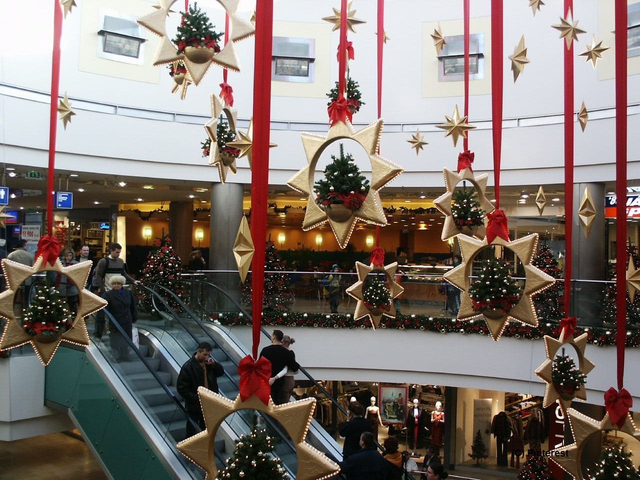 Migrant-Workers-Excused-From-Quarantine-Period-To-Support-Christmas-Rush-In-England