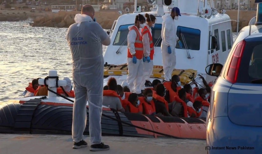 Amid terror attacks France and Italy are planning to alert the Tunisia migrant vessels