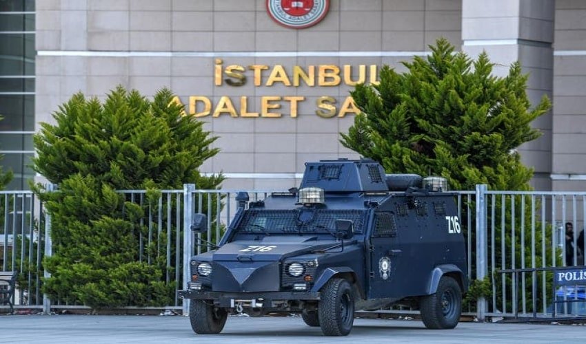 Thousands of minors have been arraigned in Turkey on charges of insulting the president.