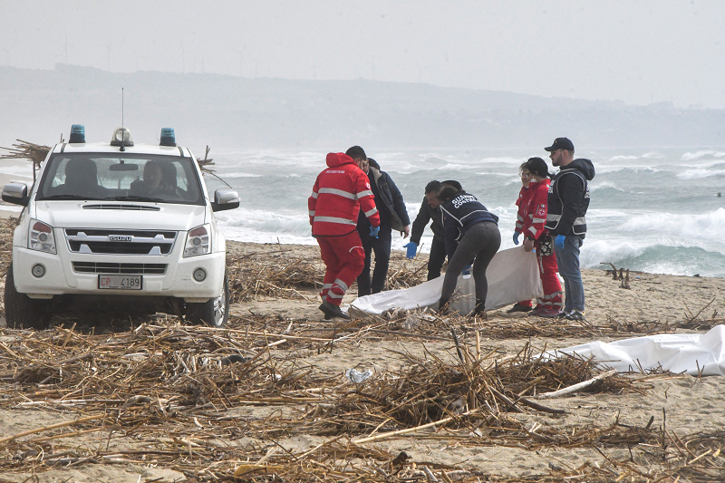 2023s deadliest migrant shipwreck off greece sees at least 59 deaths