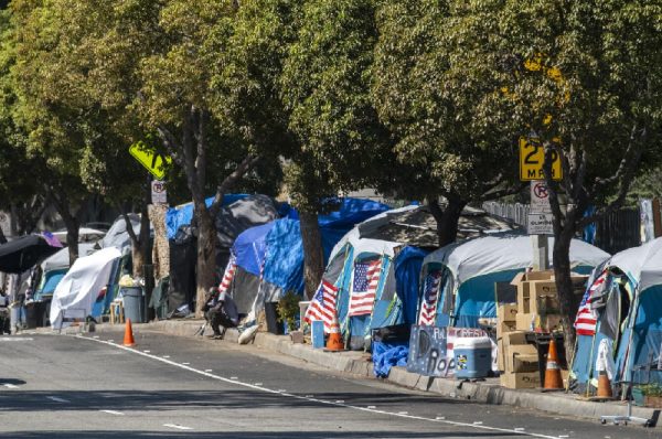 or seven months, the city of San Diego has been effectively locked in a concerted effort to disassemble destitute places to stay that have multiplied along downtown sidewalks.