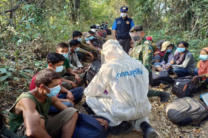 63 burmese migrants arrested as they try to enter thailand