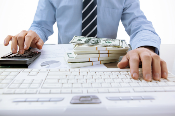 In today’s constantly changing job market, a college degree isn’t the only passage to a high paying career. Many remunerative positions rely on skills