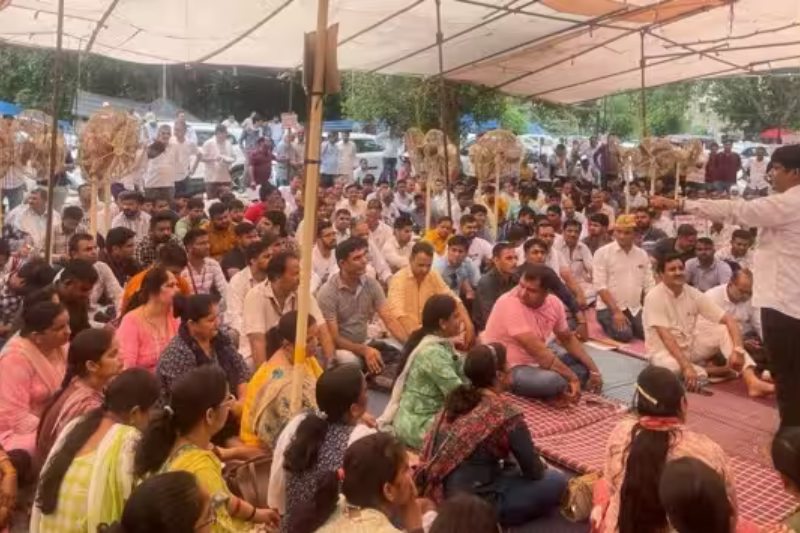 A 15-day strike by 15,000 clerks in Haryana paralyses government work