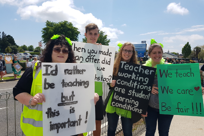 asf pickets winona teachers and students as strike is impending