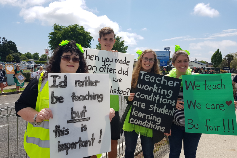 ASF Pickets Winona Teachers and Students As Strike is Impending