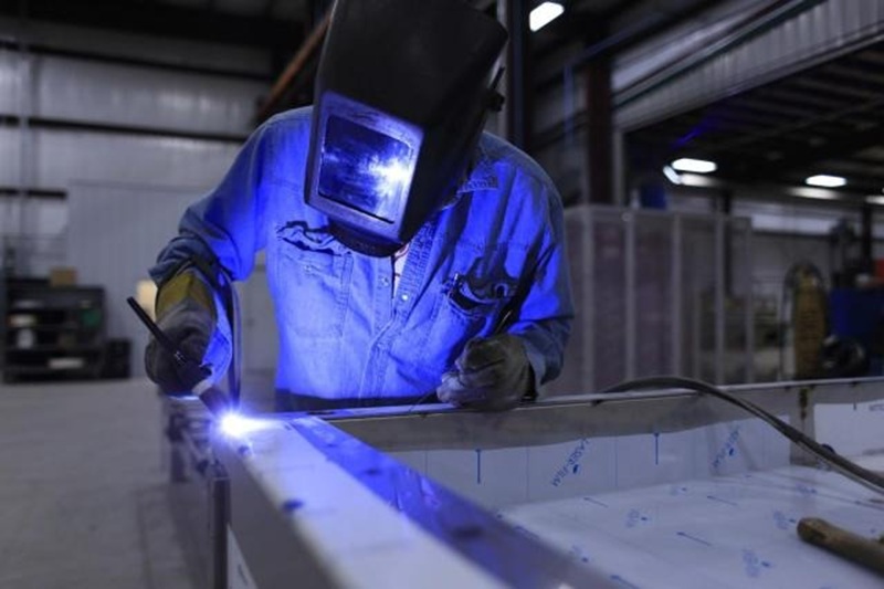 Alberta Fabrication Workers Secure 15% Raise and Improved Benefits in New Contract