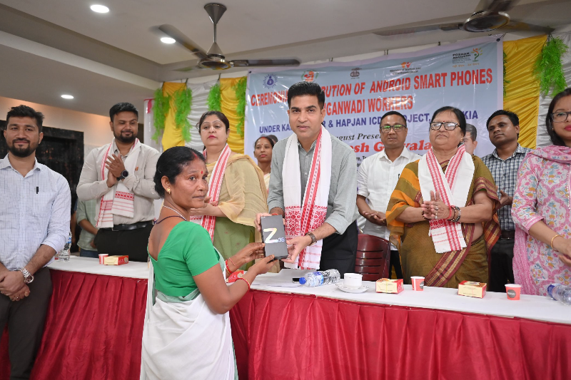 Empowering Anganwadi- 200 Workers in Margherita Receive Mobile Phones