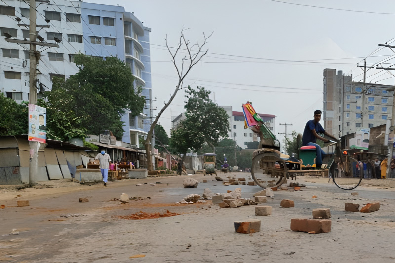 at least 20 injured as bangladesh workers 'clash' with factory staff