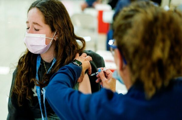 australian government decided to change its plan to allow fully vaccinated migrants