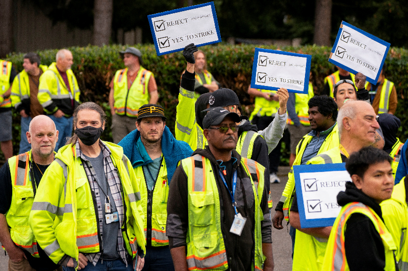boeing factory workers strike after 96% vote for walkout