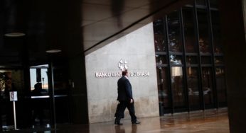 Central Bank Chief On Vacation As Brazilian Employees Go On Indefinite Strike