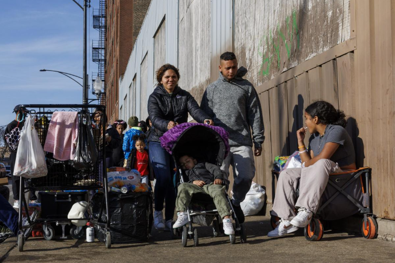 chicago to merge migrant and homeless shelter systems by 2025