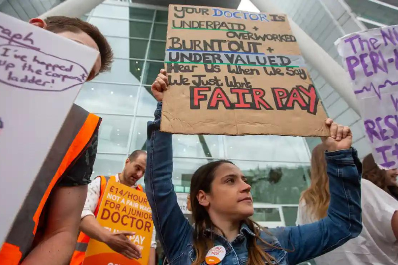 England: A 4-day Strike by Junior Doctors In August