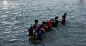 Alito of SC halts Texas law on illegal crossings