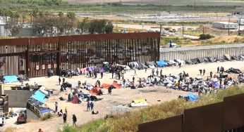 Officials from U.S. and Canada Visit Migrant Worker Center 
