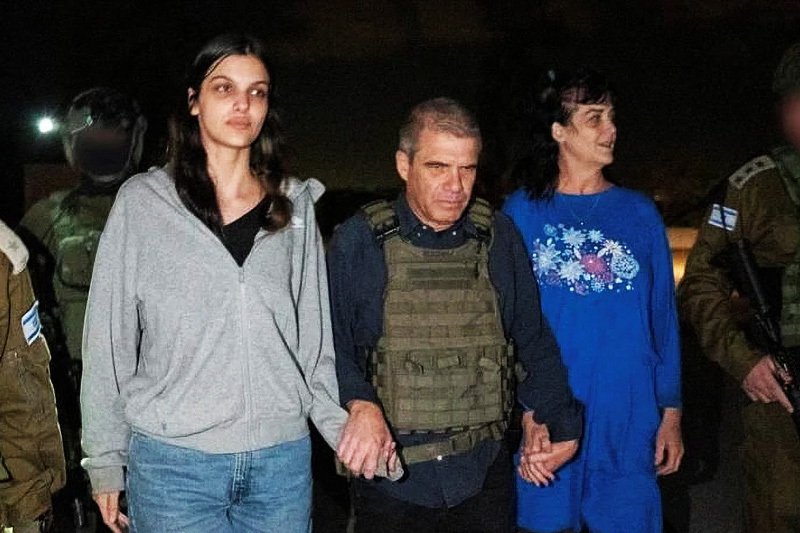 hamas releases american mother and daughter; they reunite with family