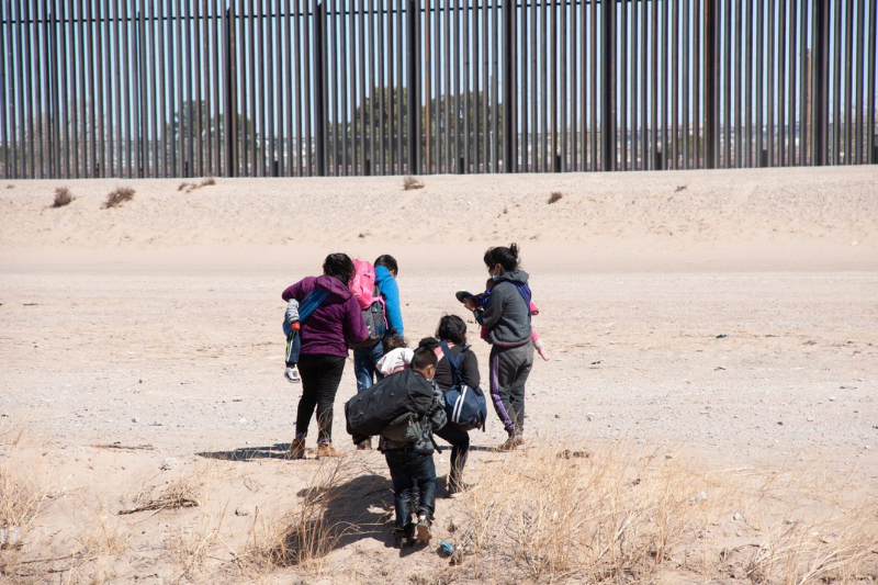 heartbreaking texas border officials tear apart migrant families, detain desperate fathers
