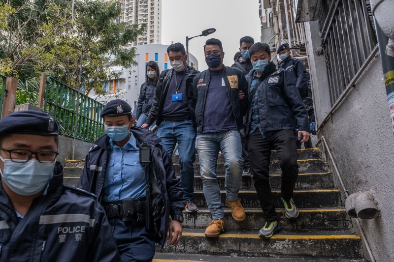 hong kong officials arrests 5 prominent democracy advocates