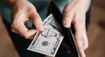 Hourly Workers Benefit as Minimum Wage Rises in Six Canadian Provinces