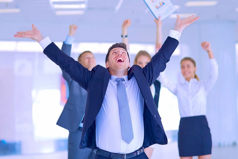 how can social recognition boost employee retention and happiness