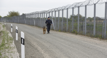 Hungary releases more than 1,400 convicted people smugglers