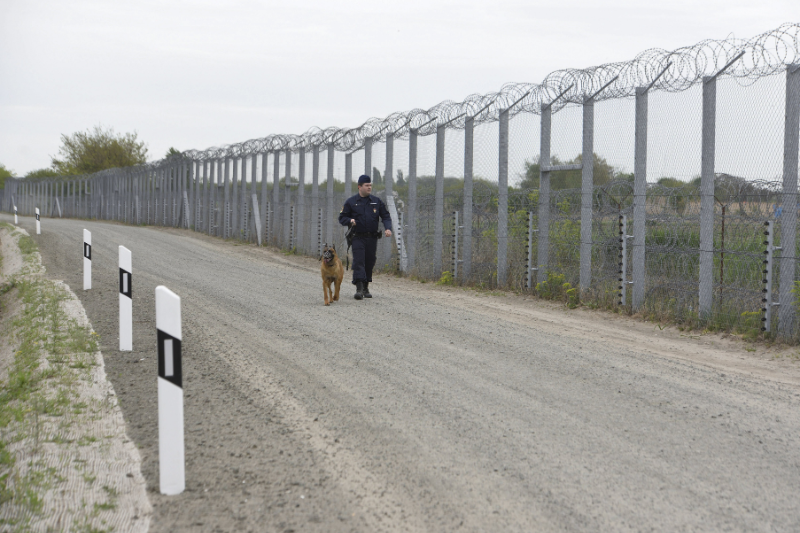 Hungary releases more than 1,400 convicted people smugglers