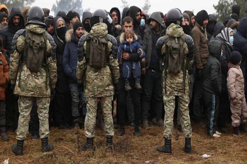 iraq repatriates 4000 of its own from belarus polish border
