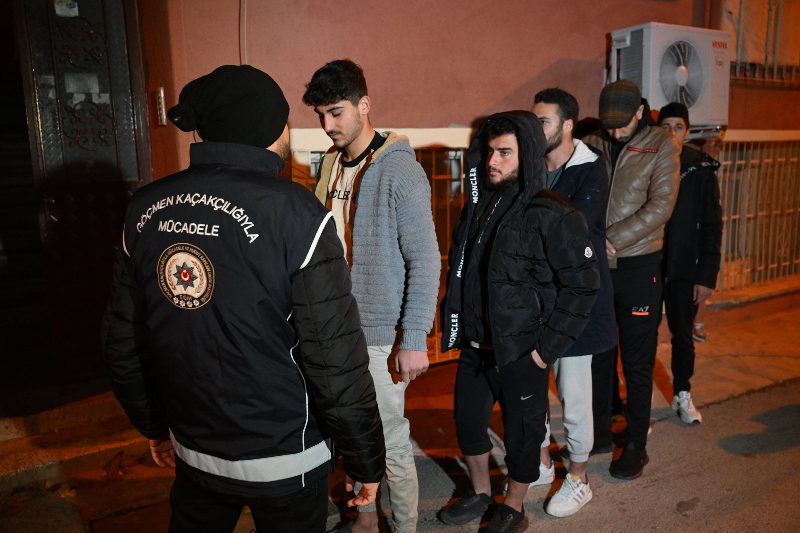 iraq's crackdown on illegal foreign labor efforts to curb unlawful influx