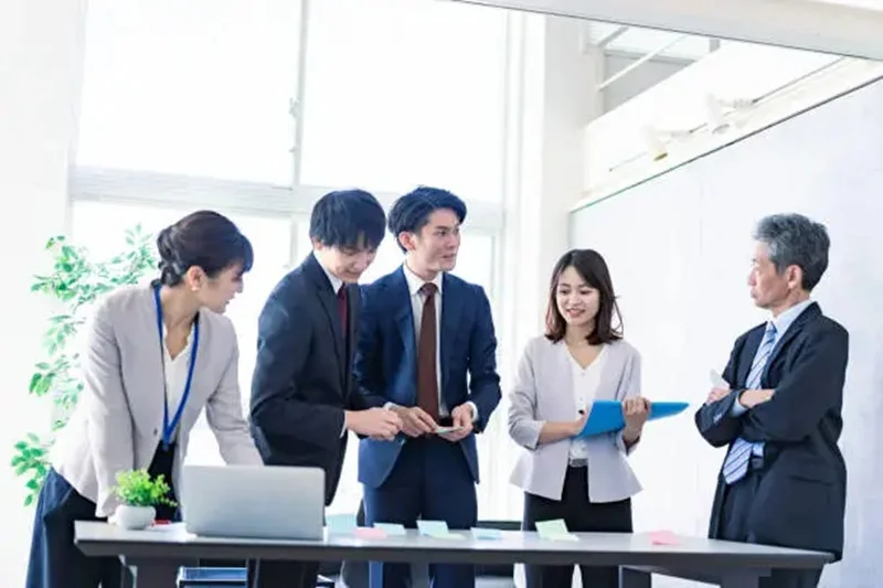Japan’s ‘Zoss Work Culture’: Why Some Gen Z Employees Are Choosing Tough Love Over Quiet Quitting 