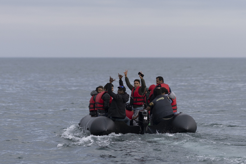 labour accuses government of slow asylum seeker removal, pledges to speed up returns