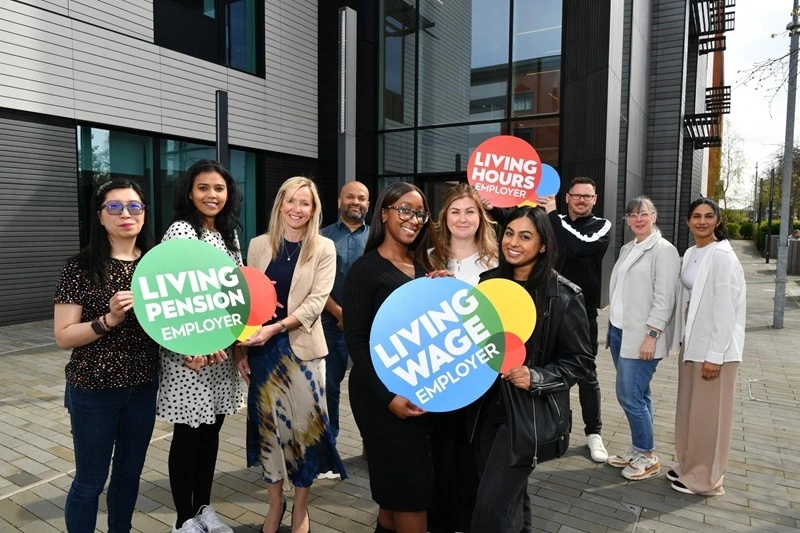 london living wage rises to £15.45