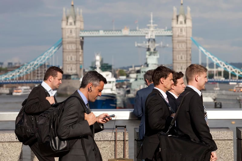 London Workers’ Earnings Surpass Scottish Annual Salary in Just Nine Months, Report Reveals