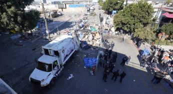 Mexico Administration Clears El Chaparral Plaza Of 400 Migrants