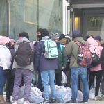 migrant crisis hundreds of migrants move to denver in less than 24 hours