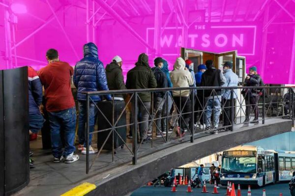 migrants refused to leave hell's kitchen hotel to go to brooklyn