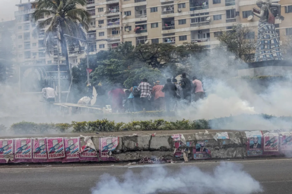 mozambique tensions rise as government responds harshly with tear gas against protesters