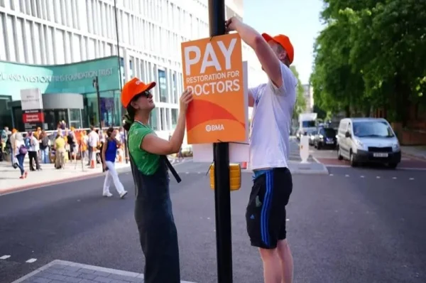 nhs doctors strike