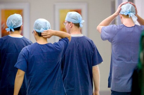 new zealand loses medical practitioners to other countries over migration rules