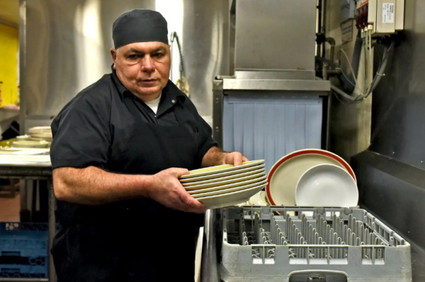 non eu migrant workers garner higher incomes than eu counterparts