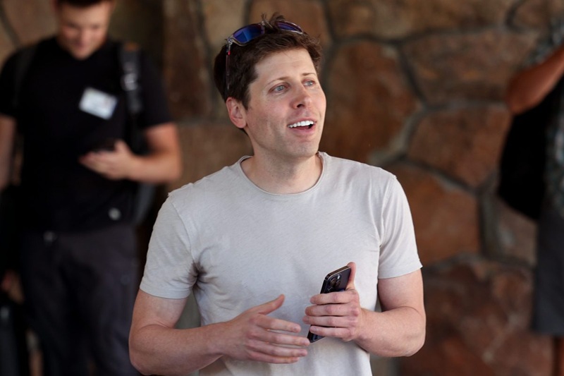 Meta Offered $100 Million Bonuses to Poach OpenAI Staff, Reveals CEO Sam Altman