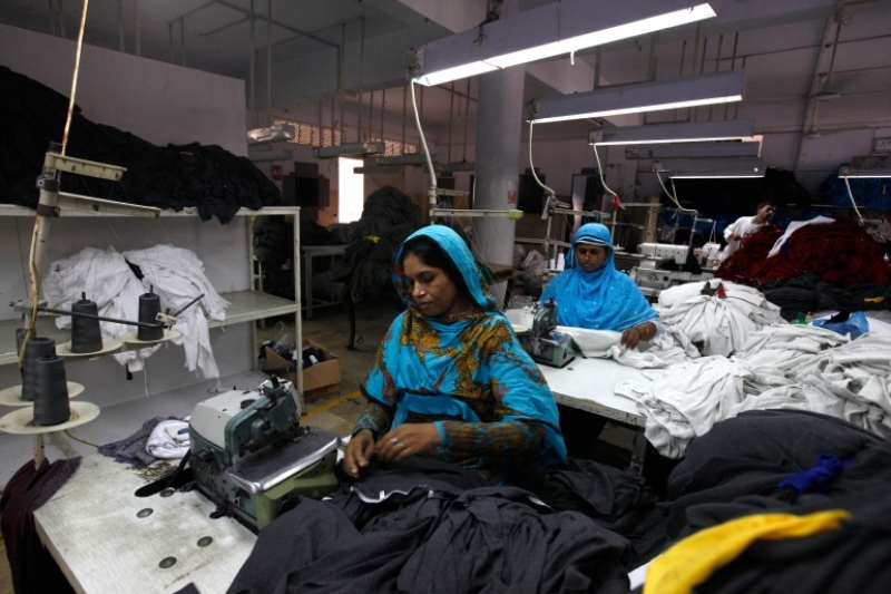 pakistan govt increases minimum wage of workers in sindh province