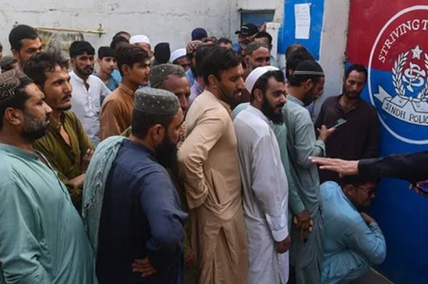 pakistan impose $830 exit fee for afghan migrants who fled taliban