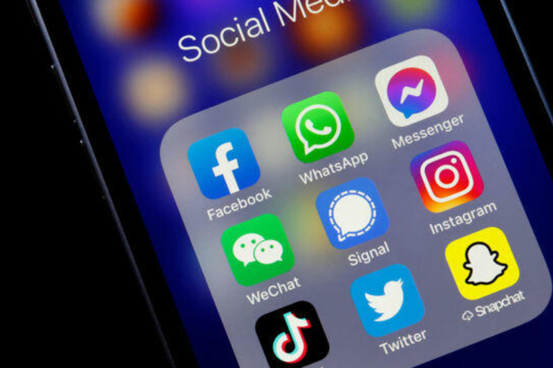 Pakistan’s Top Rights Group Opposes Social Media Ban