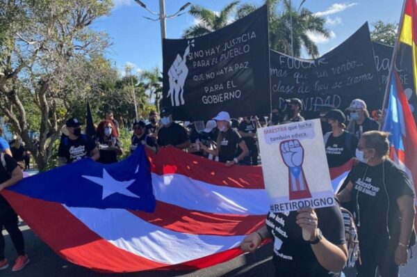 puerto rico government employees cry out against no pay raise