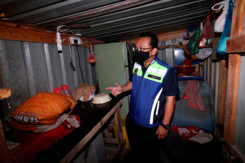 simpang pulai tile factory workers found to be living in unsafe conditions